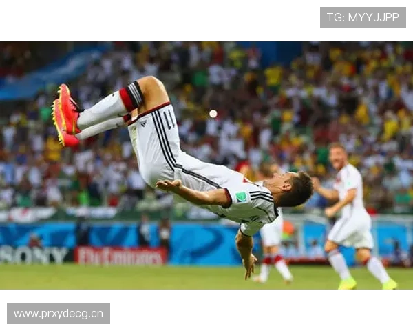 唏嘘加纳主帅德语唱生日歌